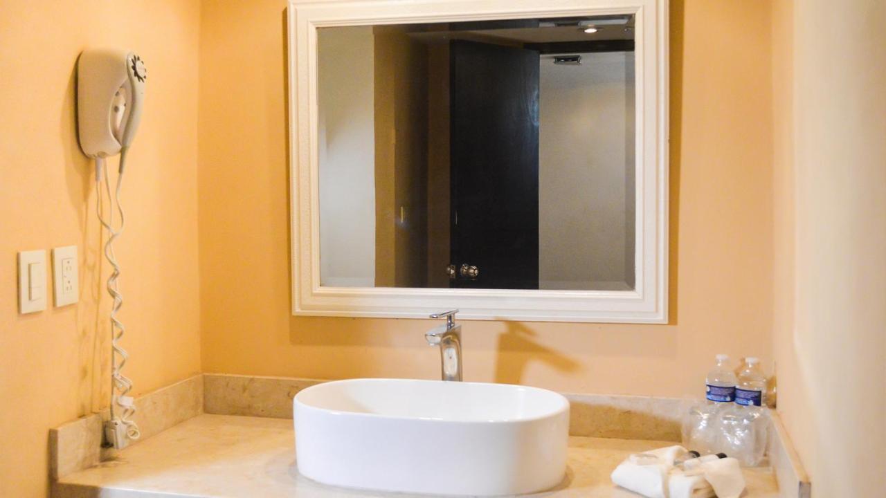 Armida Express Hotel Guaymas ภายนอก รูปภาพ
